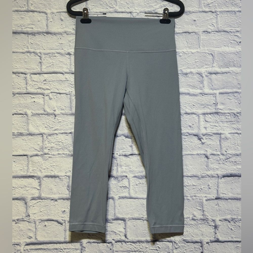 Lululemon Align Crop *21"
Chambray size 8